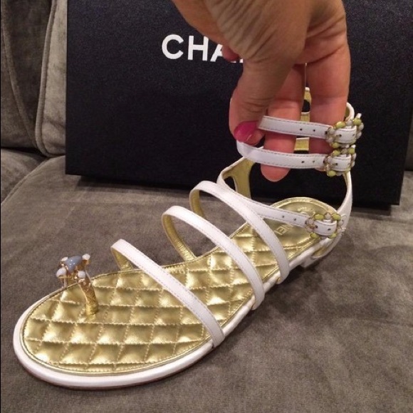 Chanel white gladiator sandal size 6.5 - Picture 7 of 8